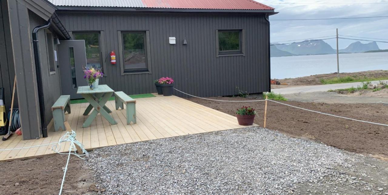 BEDEHUSET Basecamp Senja Hotel Skaland Eksteriør billede