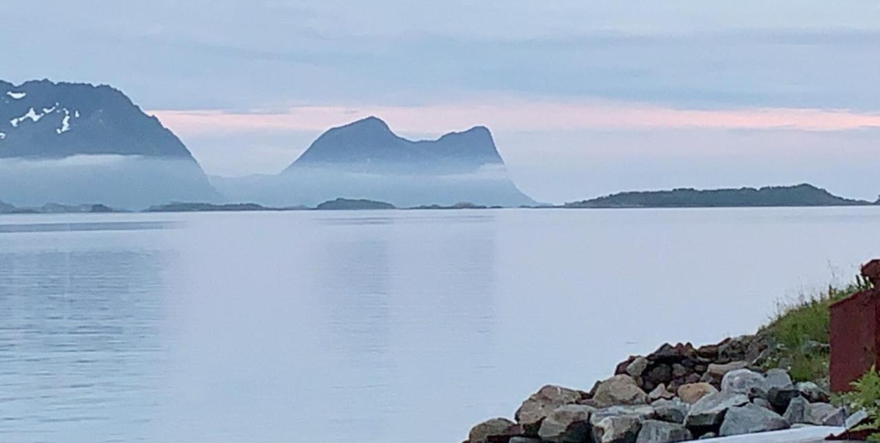 BEDEHUSET Basecamp Senja Hotel Skaland Eksteriør billede