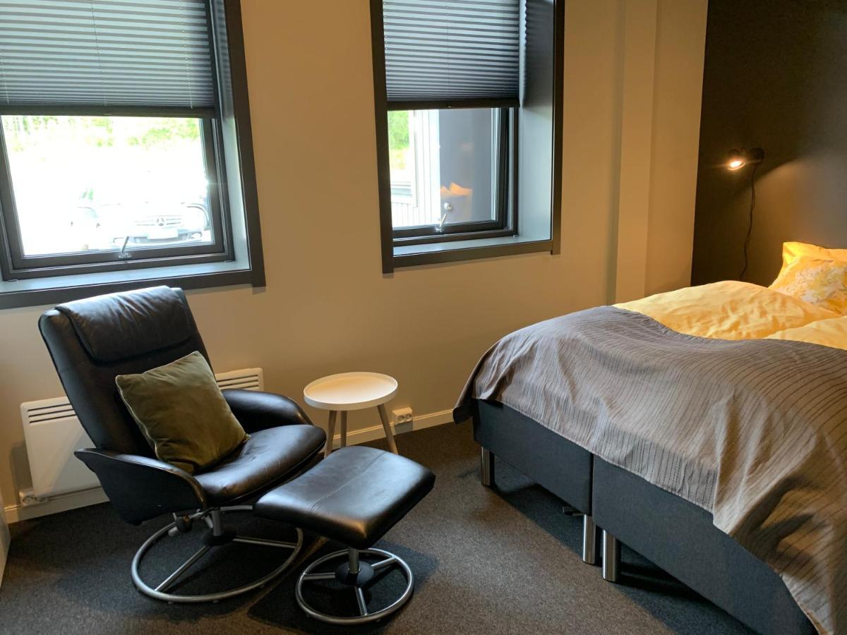 BEDEHUSET Basecamp Senja Hotel Skaland Eksteriør billede
