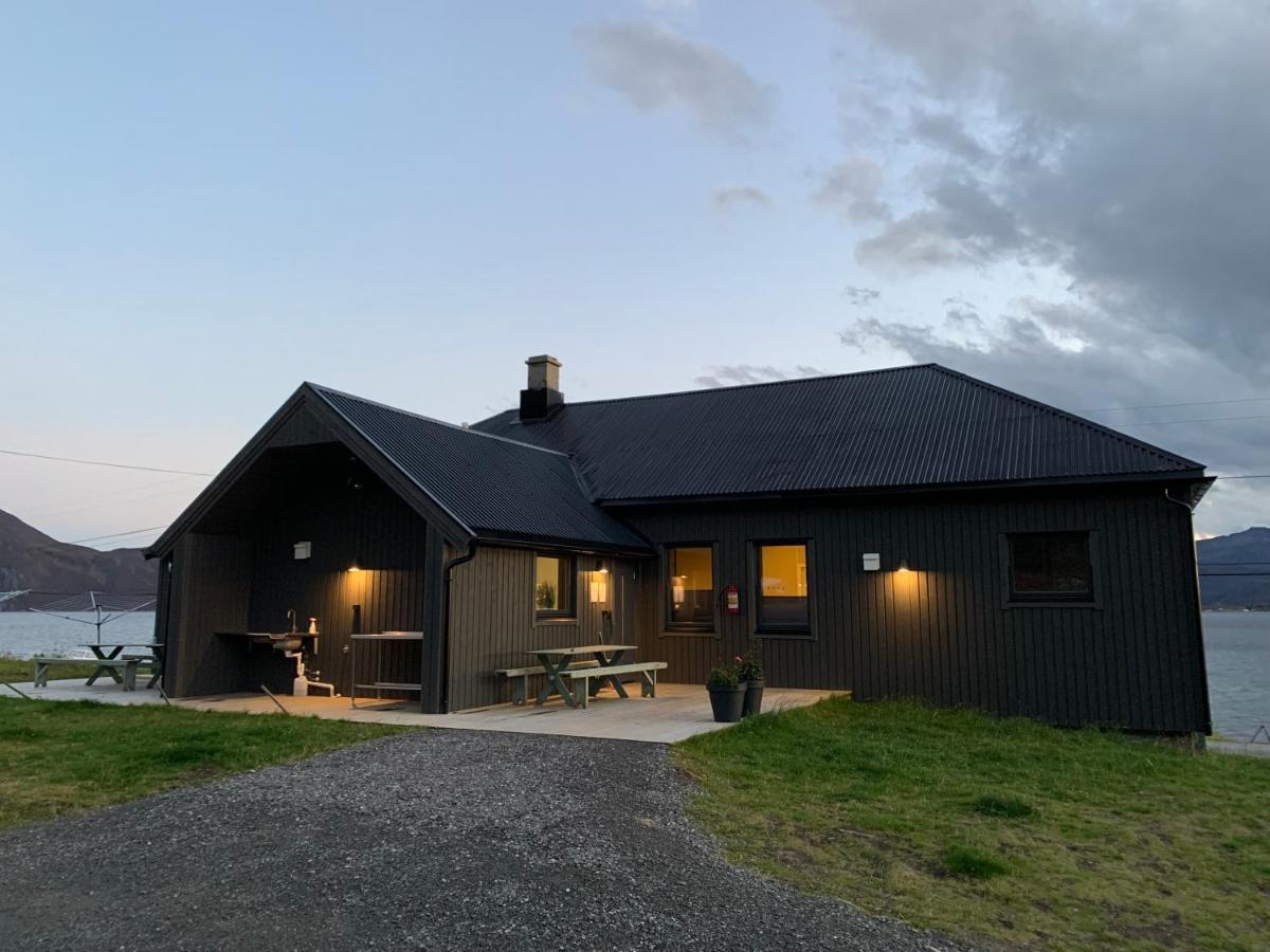 BEDEHUSET Basecamp Senja Hotel Skaland Eksteriør billede